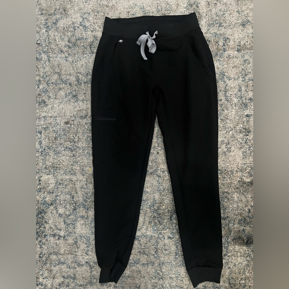 Zamora Jogger Scrub Pants in great condition!